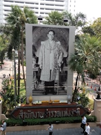 Portrait of Leandro Sampayo Vergara in a professional setting, reflecting his dedication to law in the Caribbean region.