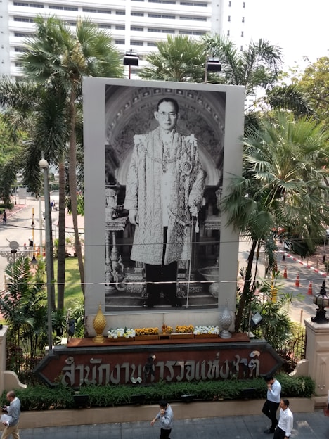 Portrait of Leandro Sampayo Vergara in a professional setting, reflecting his dedication to law in the Caribbean region.