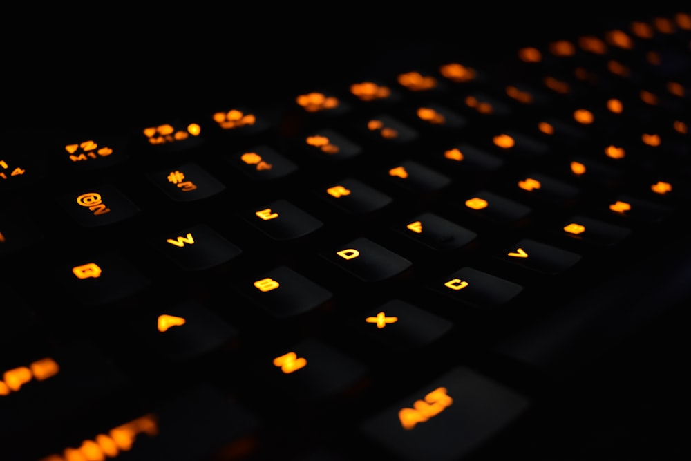 fotografia de closeup do teclado mecânico do computador