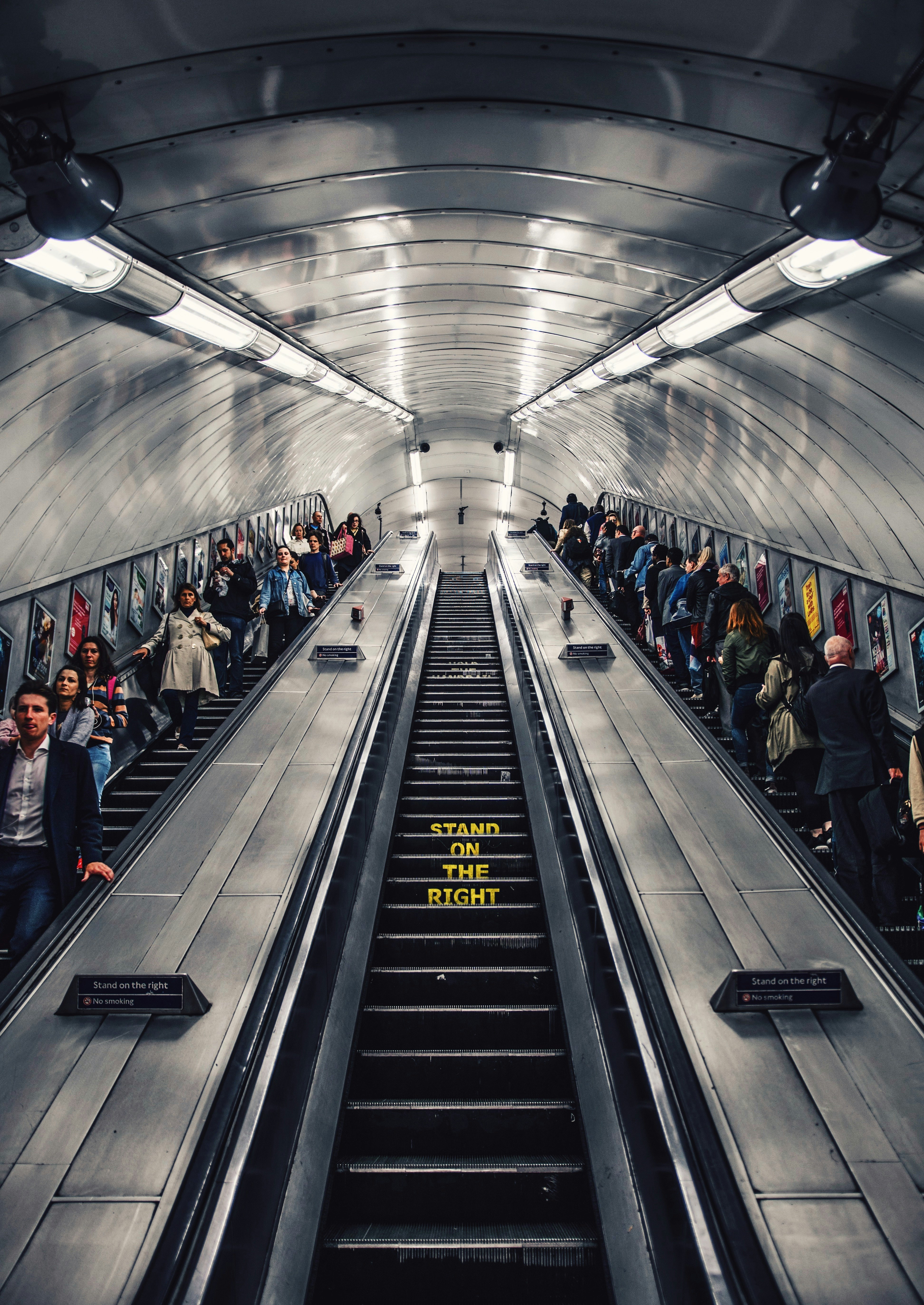 Rush hour in London Underground. Stand on the Right >