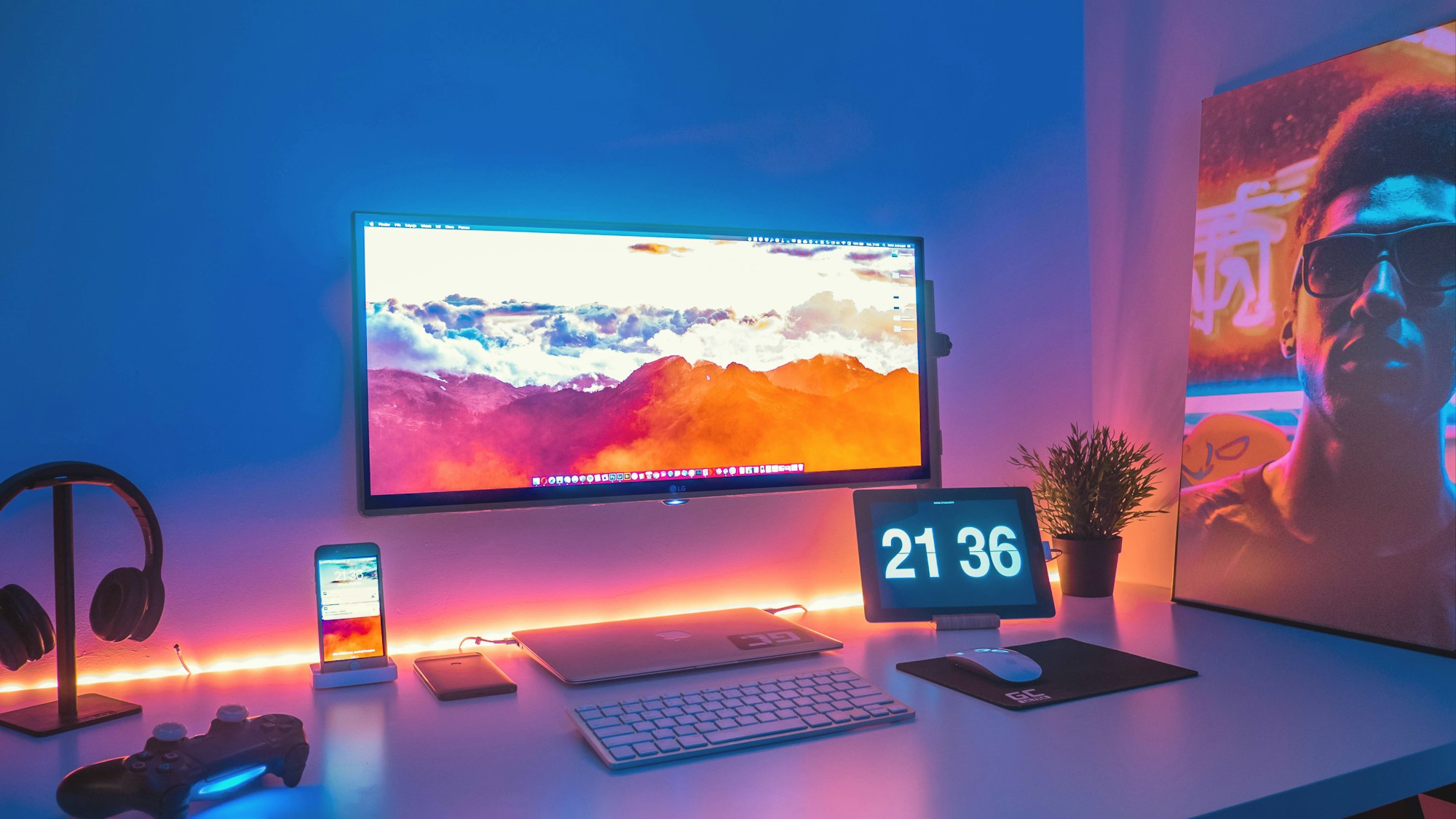 My Desktop Setup 2018 by Snik3rs