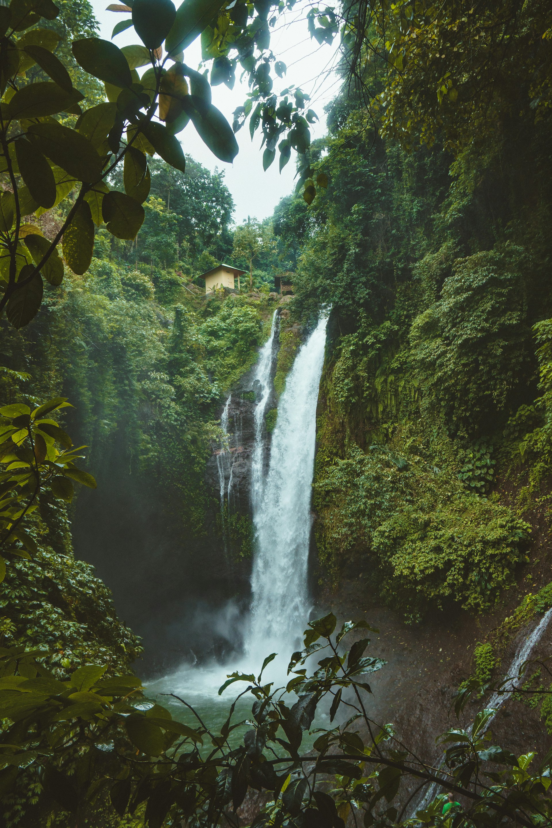 waterfalls during daytime