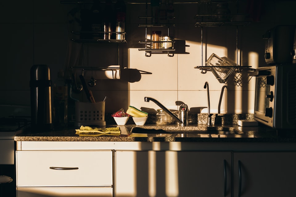 Cocina con sombras