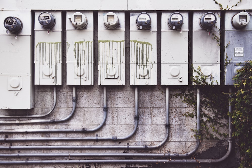 Compteurs électriques gris