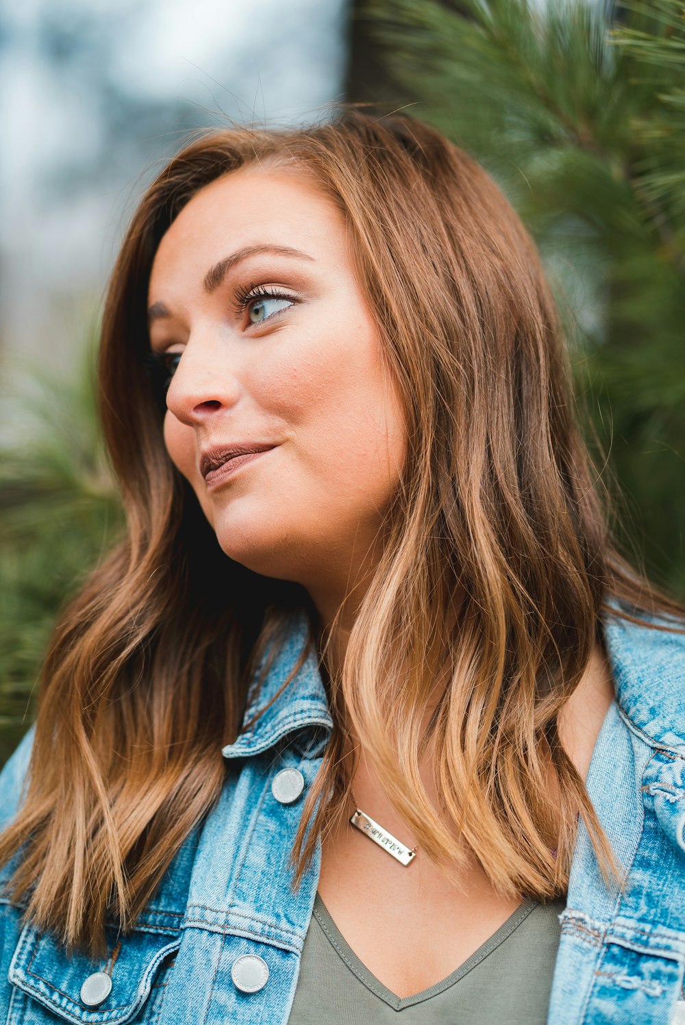 shallow focus photo of woman