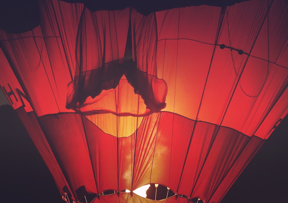 close-up photo red hot air balloon