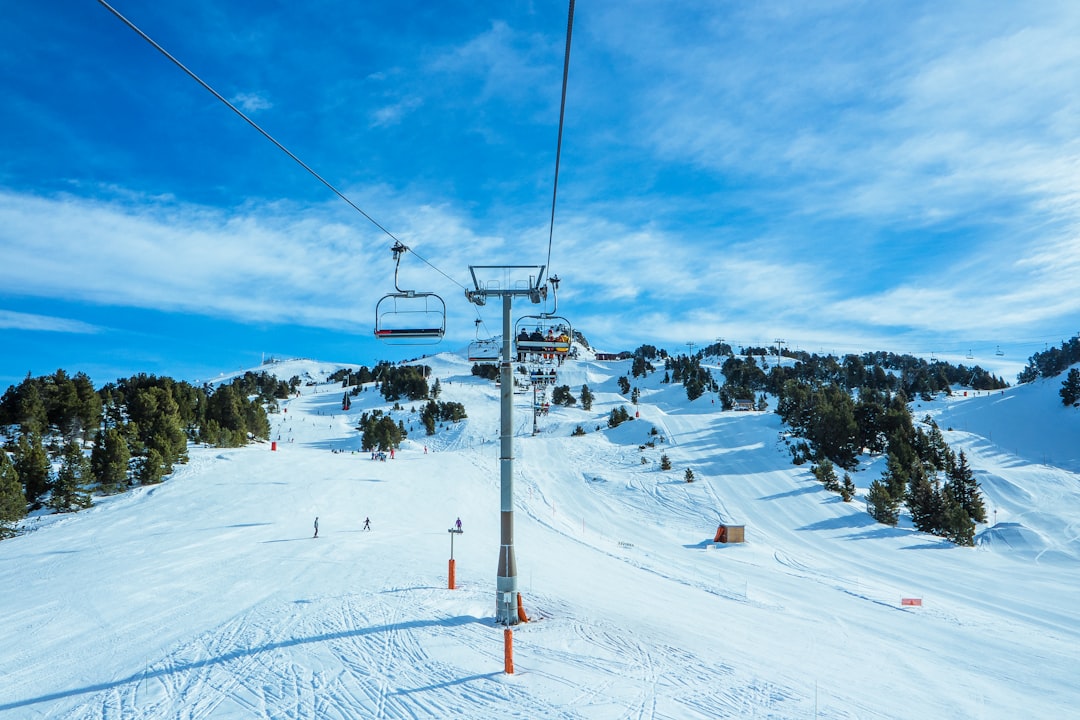 ski lift on mountain,