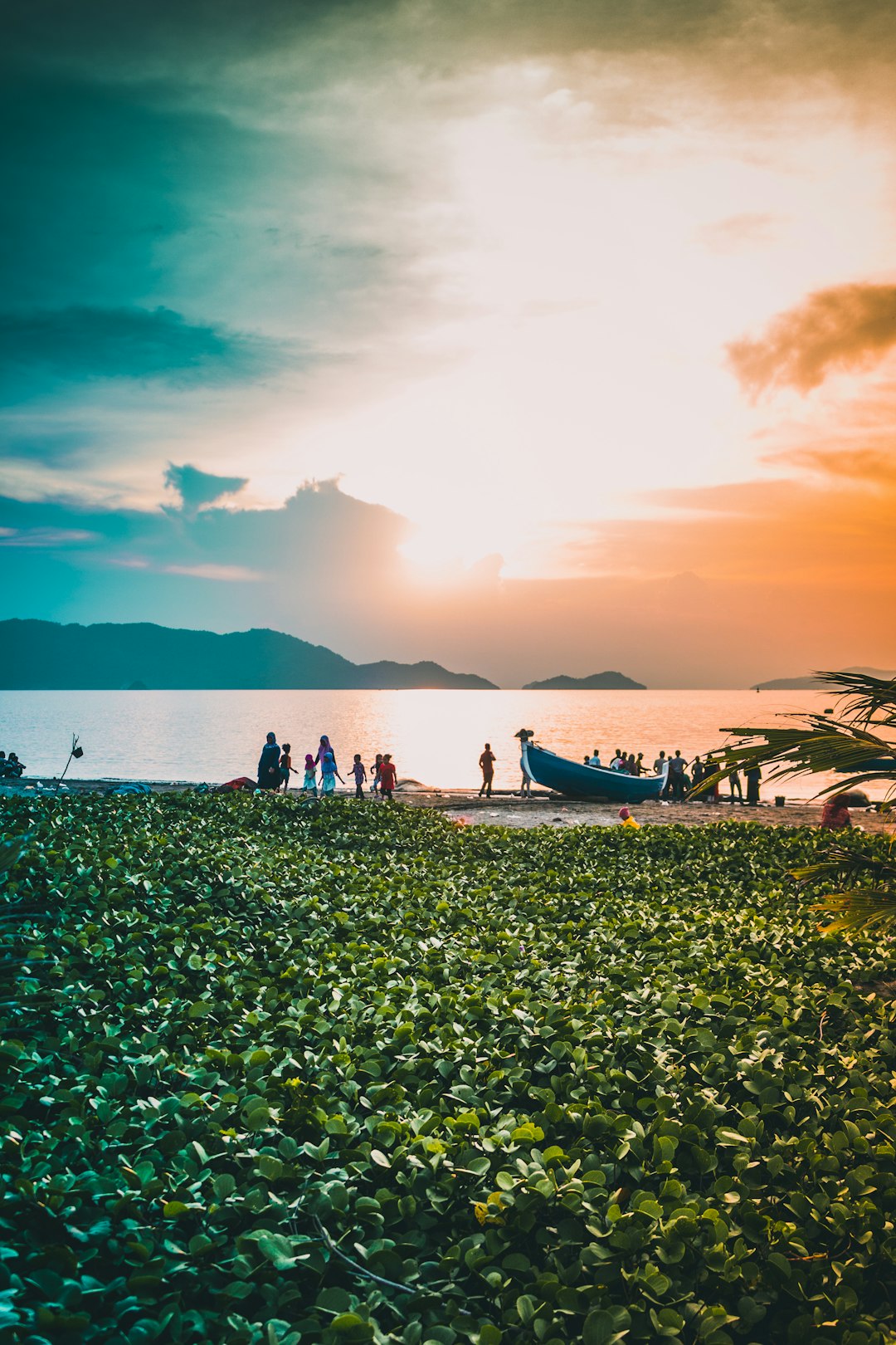 photo of Ulee Lheue Ocean near Masjid Raya Baiturrahman