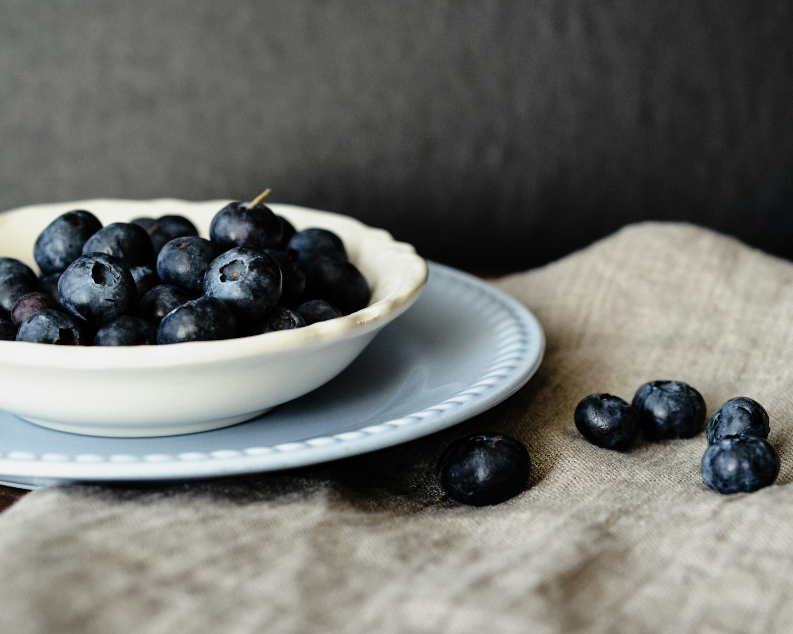 Nikon D5100 + Nikon AF Nikkor 50mm F1.8D sample photo. Blue berry fruit on photography