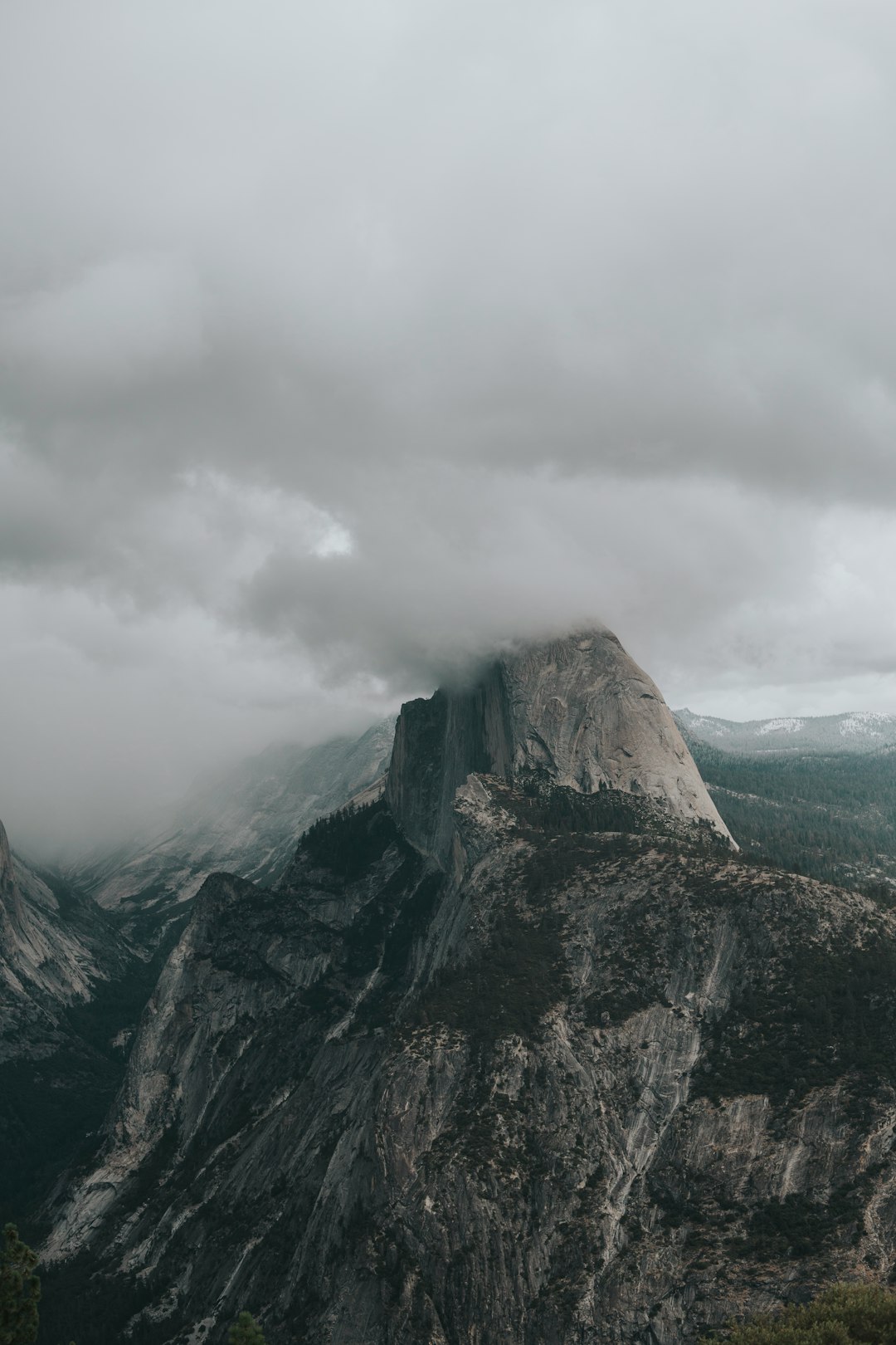 travelers stories about Hill in Yosemite Valley, United States