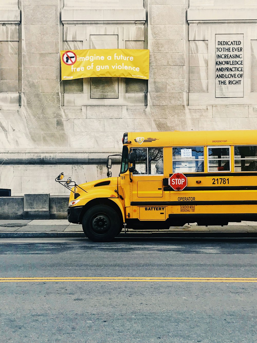 Autobús escolar amarillo