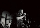 Björn Bussler passionately singing live at an intimate wedding ceremony.