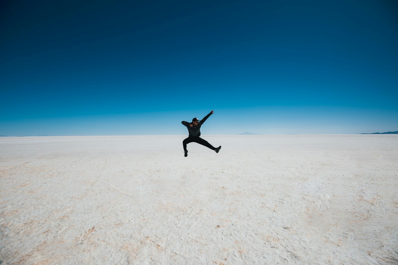 Canon EOS 5D Mark III + Canon EF 16-35mm F4L IS USM sample photo. Man jumping on desert photography