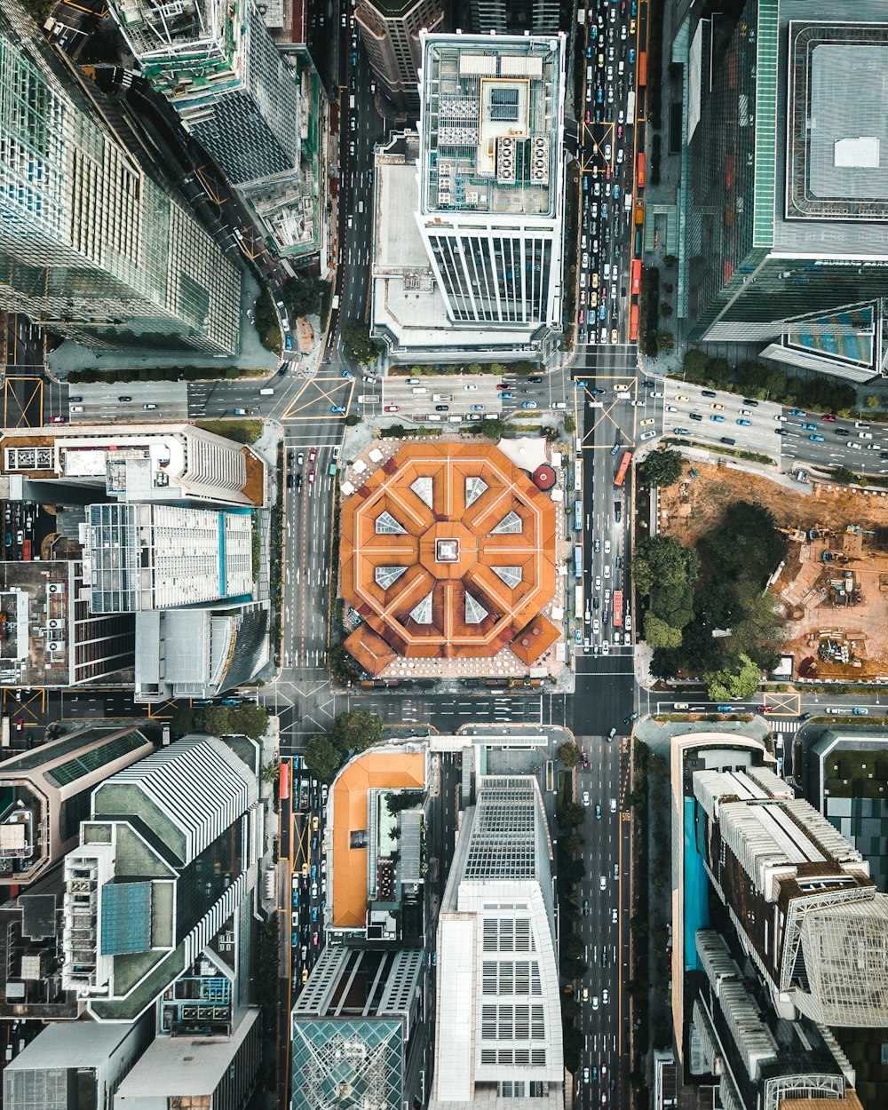 Fotografía a vista de pájaro de edificios de gran altura