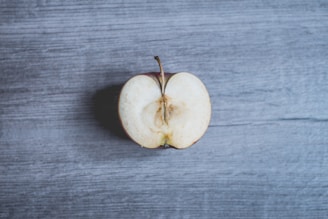sliced apple