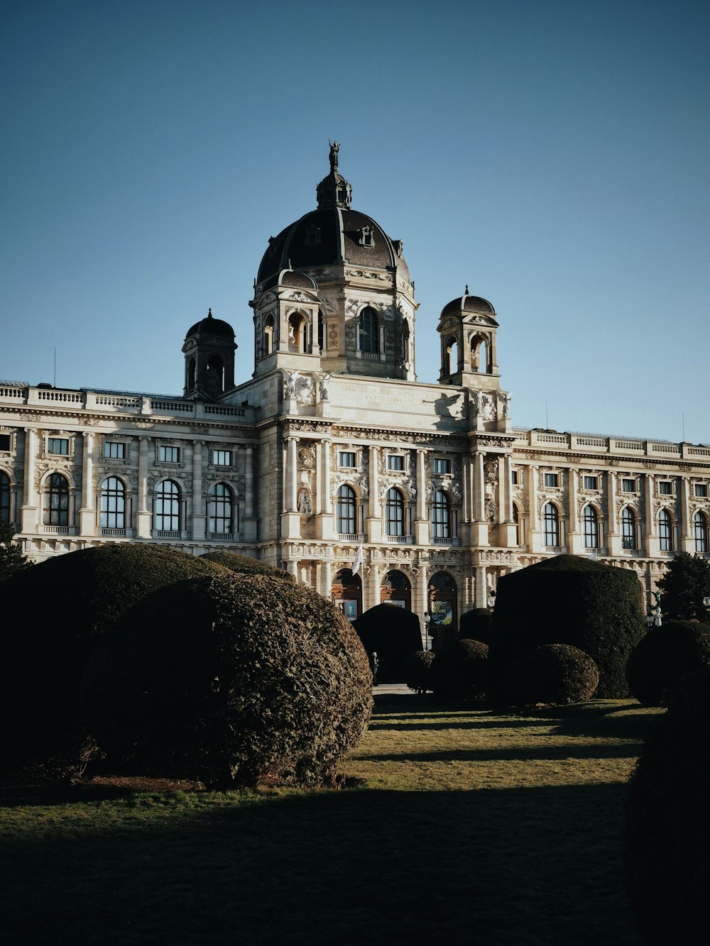 Herrenhaus aus weißem Beton