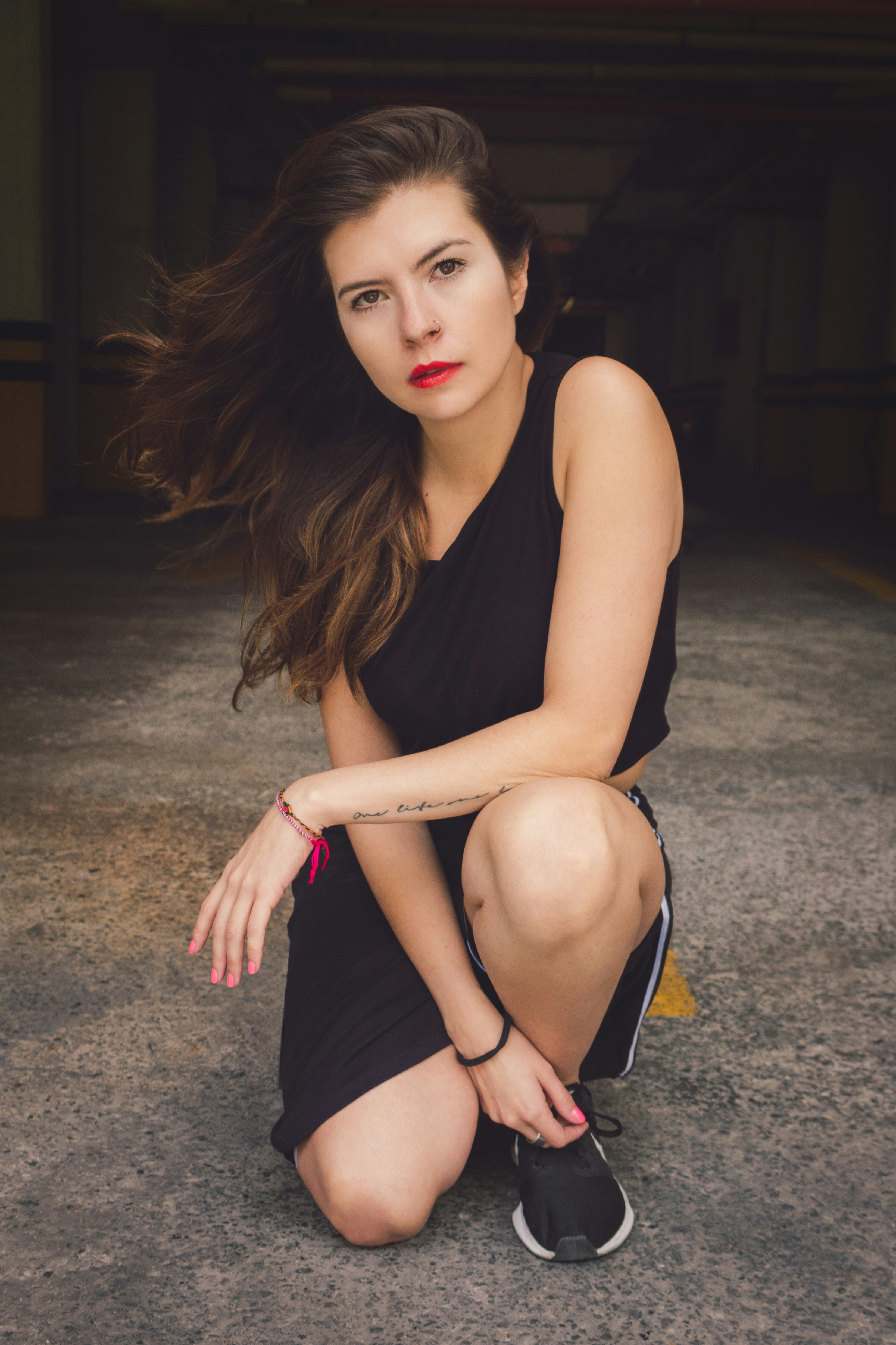 Woman Red Top Sunglasses photo by Ayo Ogunseinde ... - 750 x 1125 jpeg 107kB