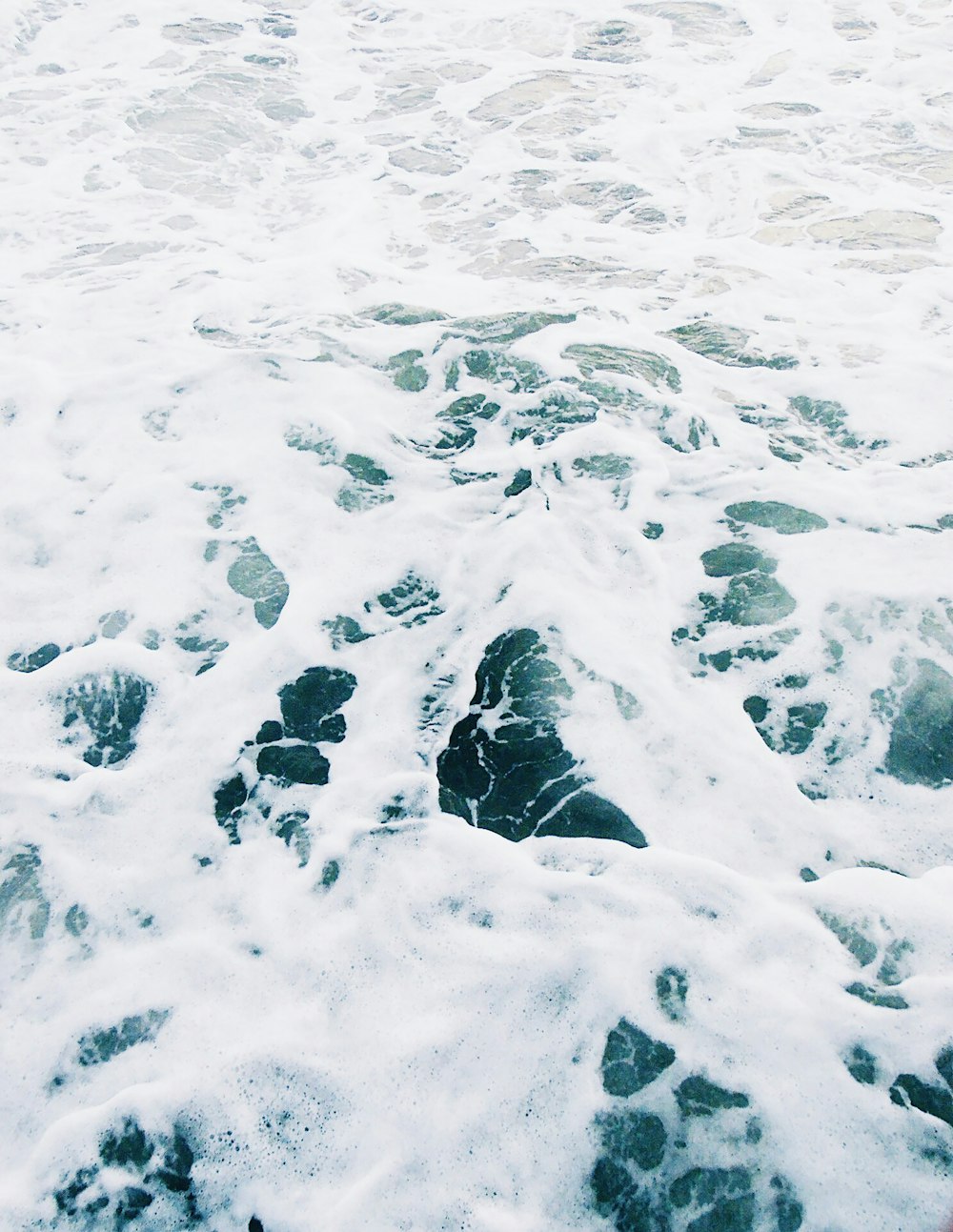 ocean waves on rocks