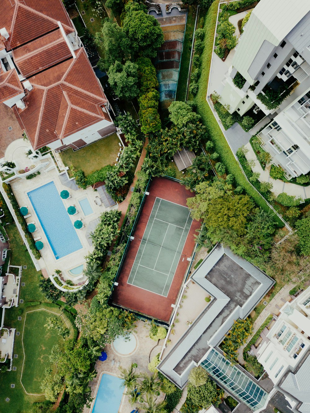 aerial photo of tennis court
