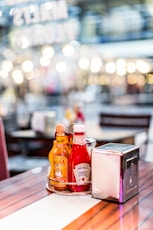 Heinz tomato ketchup bottle in shallow focus photography