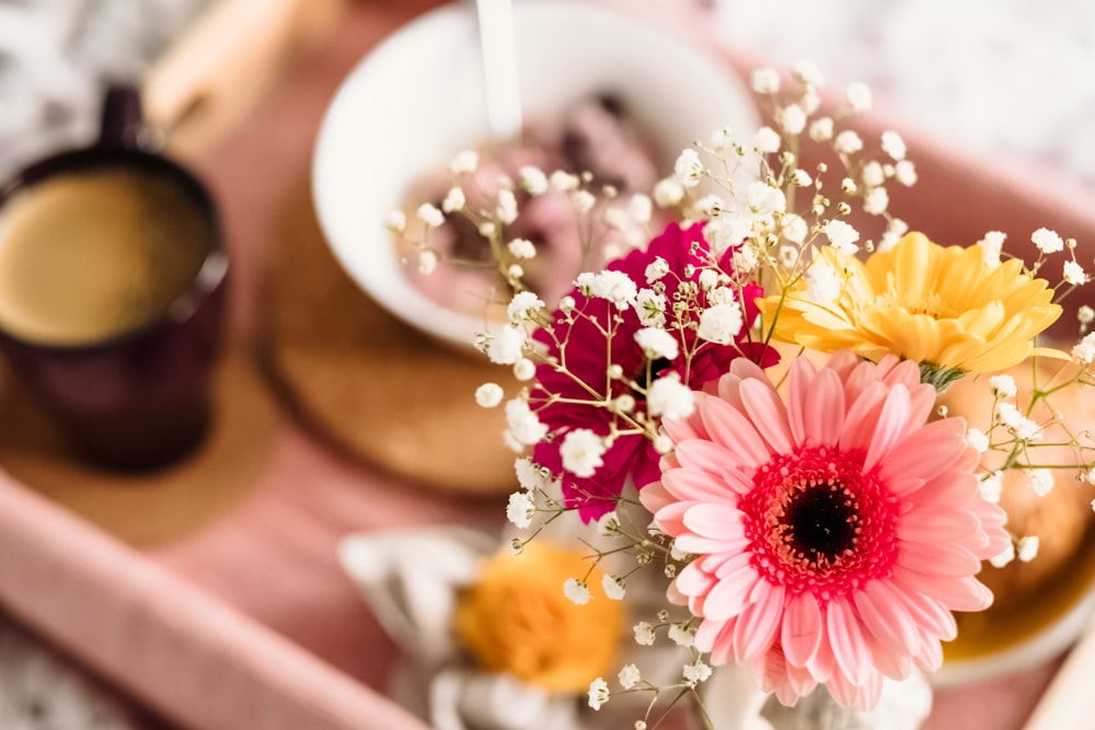 selective focus photography of pink petaled flower