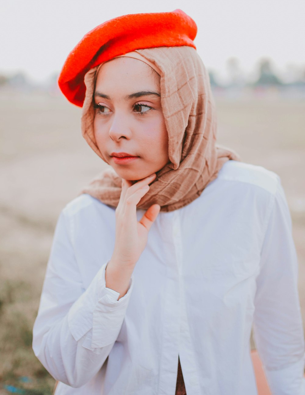 히잡을 쓴 여성의 클로즈업 사진