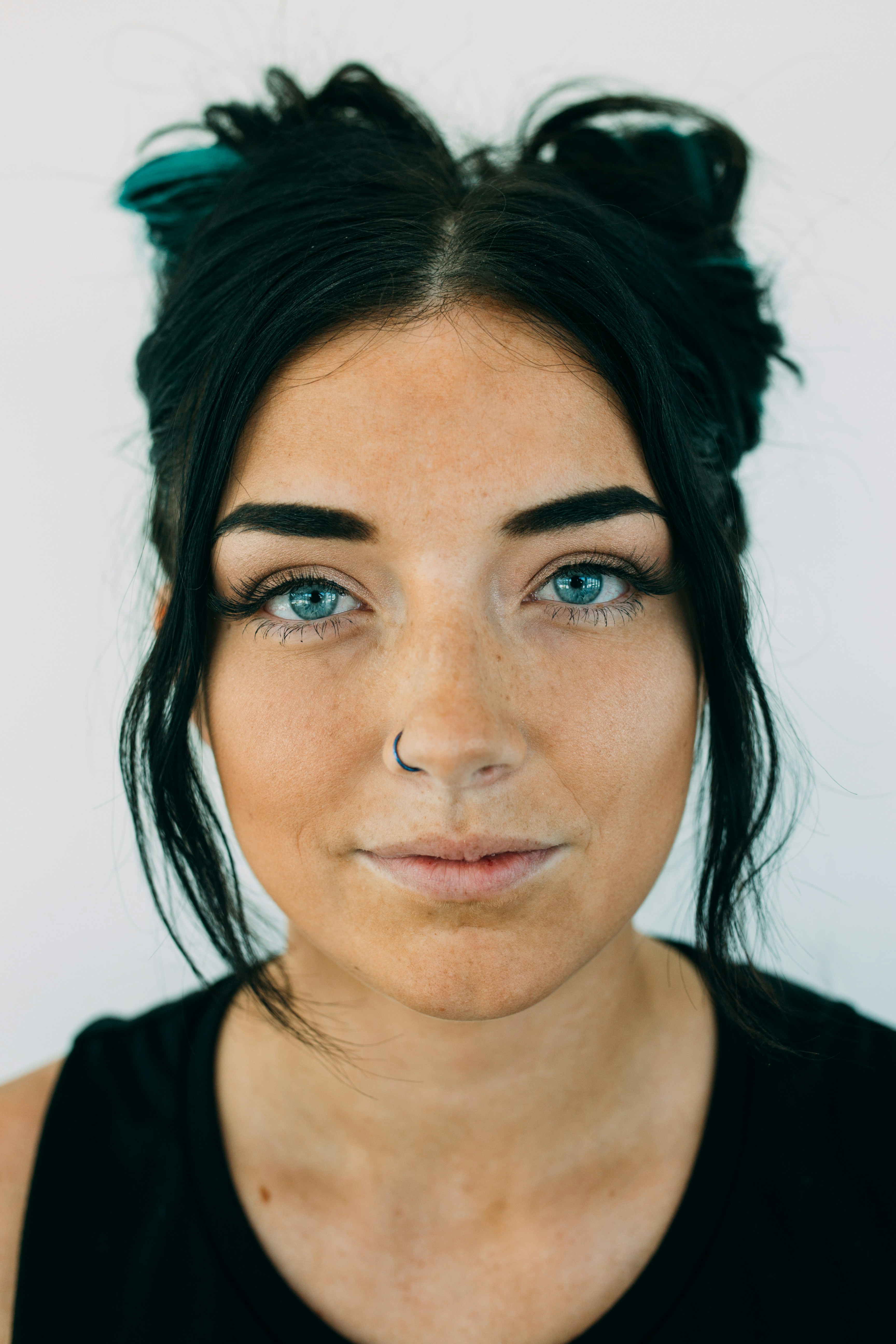 Human faces speak to us in a way that language cannot. Everyone recognize a smile, a frown, tears. Unsplash has the finest selection of people images on the web: high-def and curated for quality. Family, friends, men, women, Unsplash has photos for all.