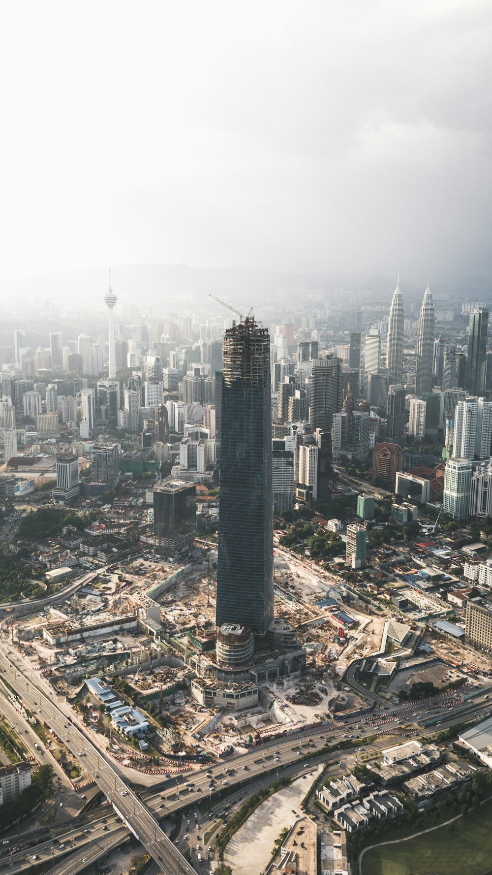 Urban Rotterdam photo by Marc Kleen (@marckleen) on Unsplash