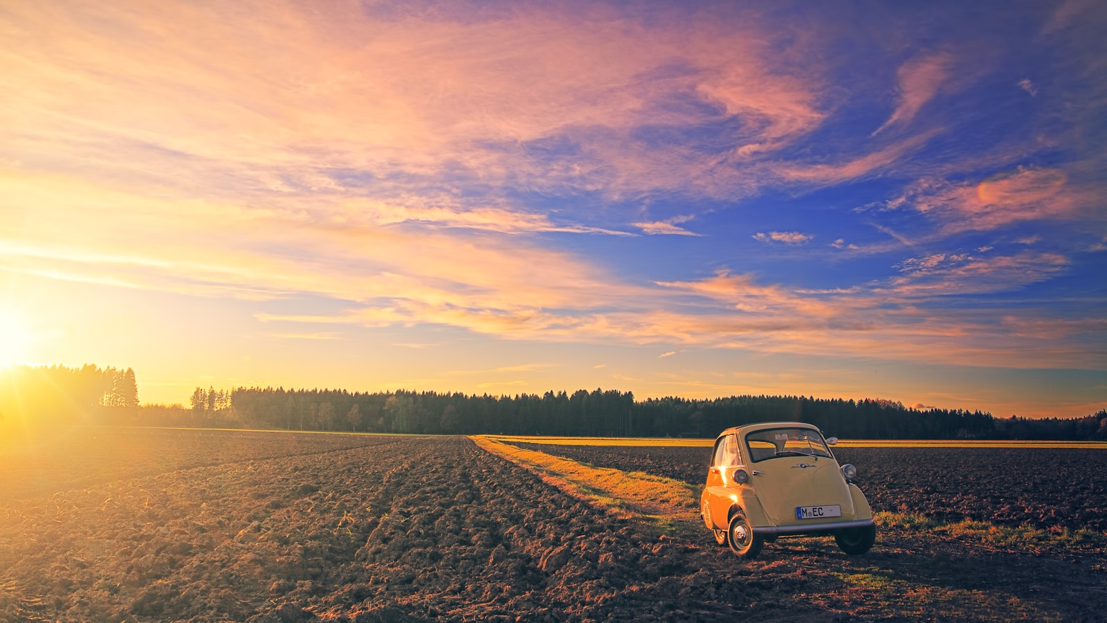 Canon EOS 5D + Tamron AF 28-75mm F2.8 XR Di LD Aspherical (IF) sample photo. Yellow car photography