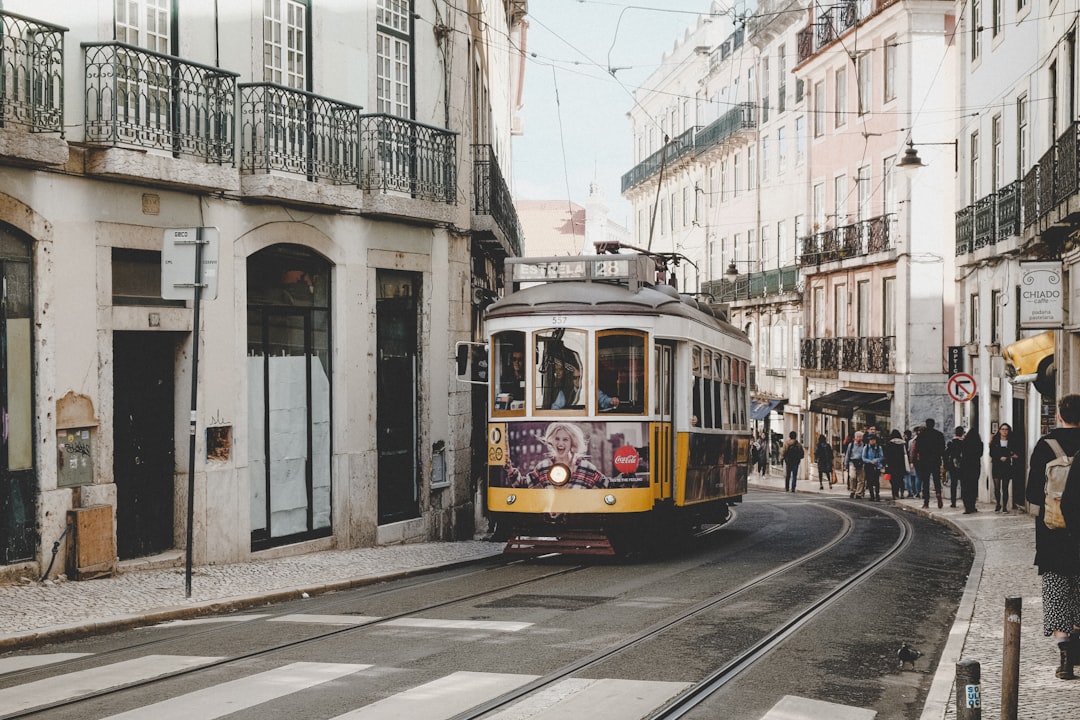 Riding the Rails: A Local&#8217;s Guide to Public Transit in Lisbon