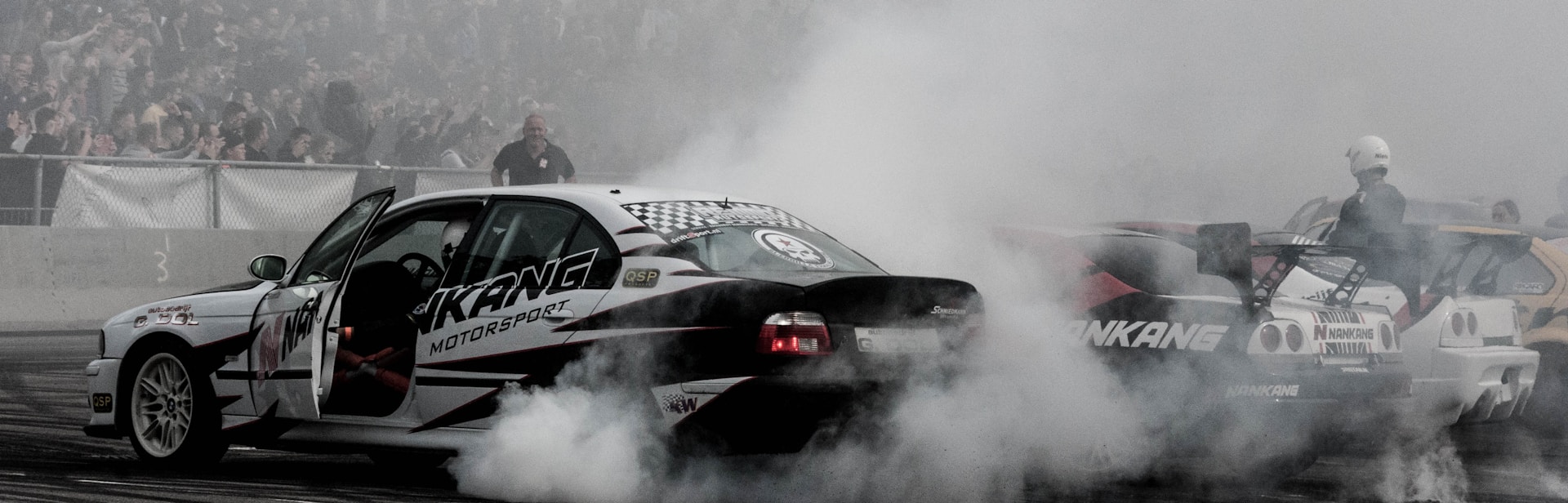 black and white bed linen