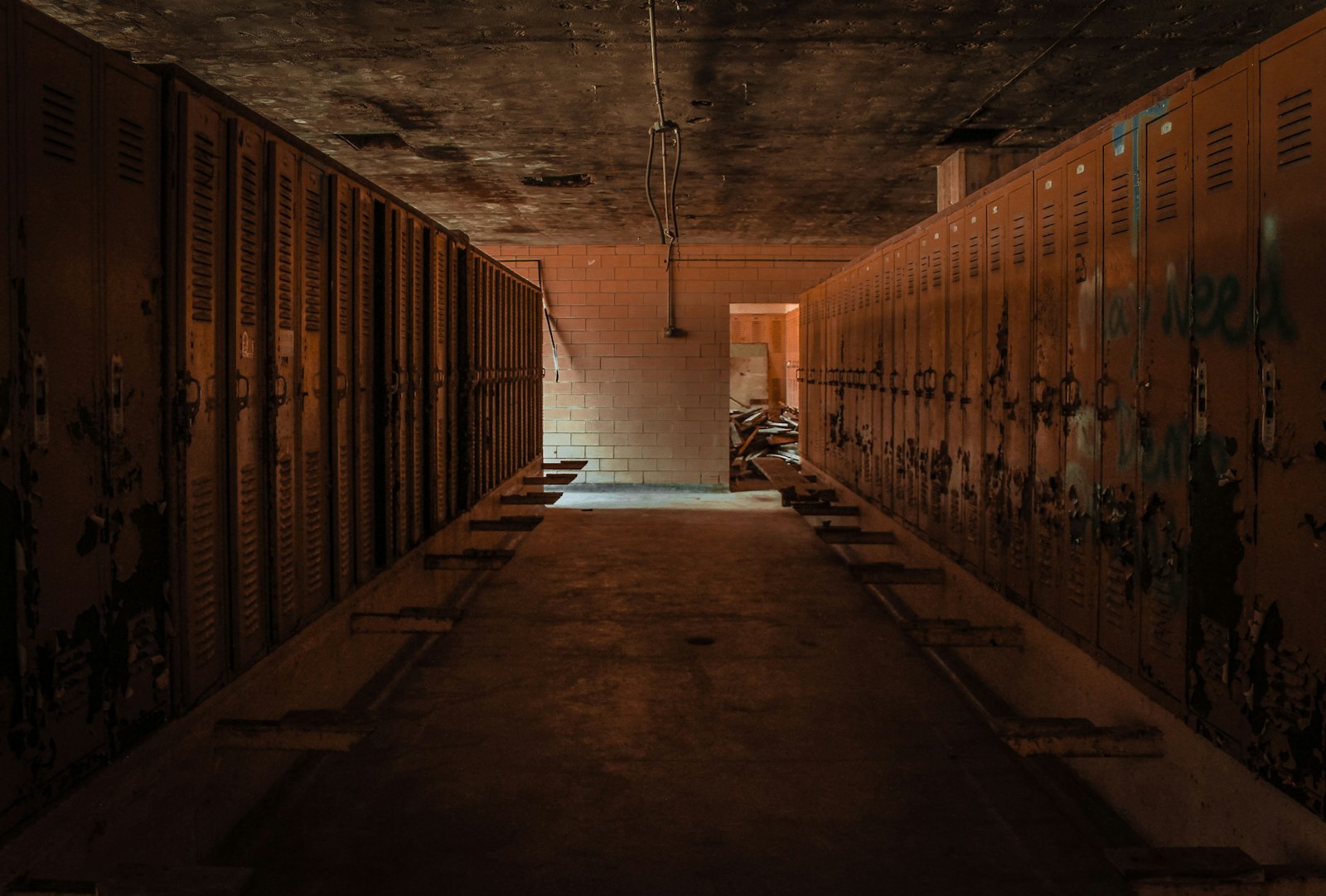 Canon EOS 7D + Canon EF-S 18-55mm F3.5-5.6 IS II sample photo. Gray empty locker room photography