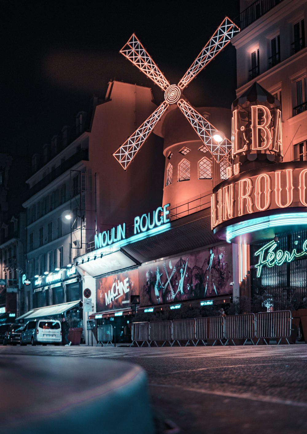 Edificio del Moulin Rouge