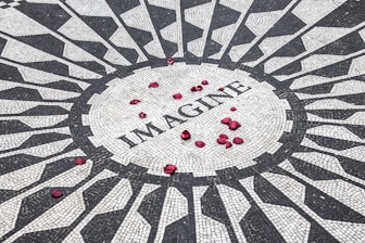 photo of imagine text