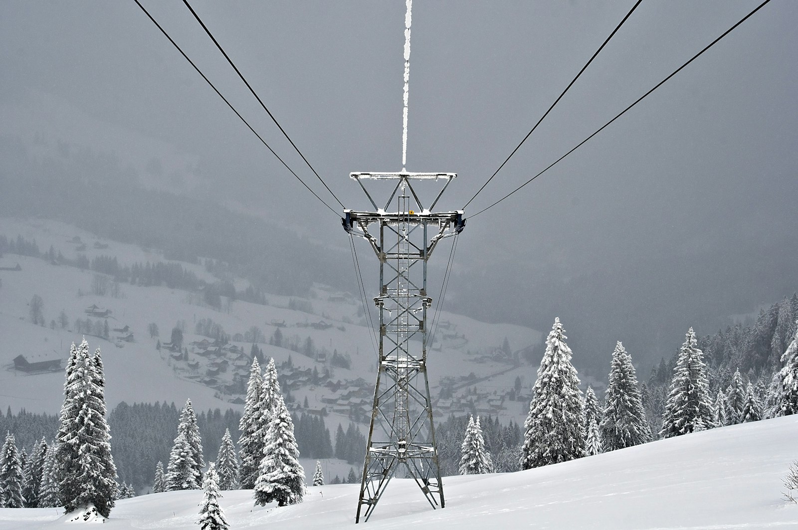 Nikon D90 + AF Zoom-Nikkor 28-80mm f/3.3-5.6G sample photo. Black metal transmission line photography