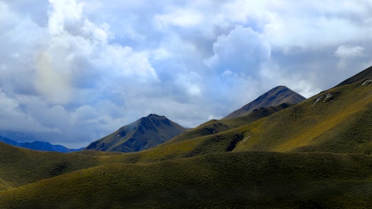 photo of mountains in Lindis Pass New Zealand