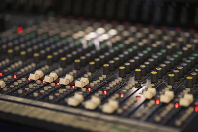 gray and white audio mixer