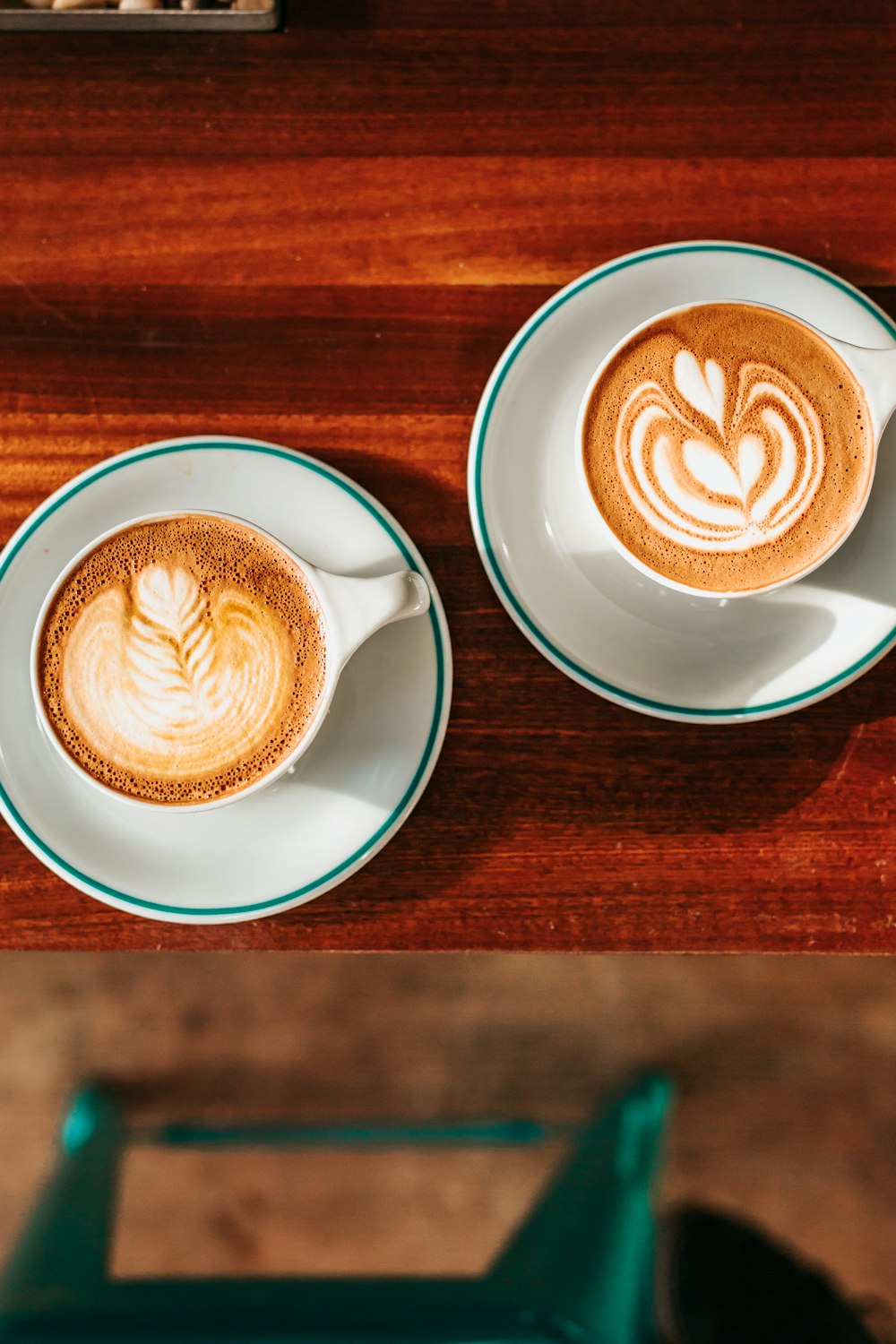 Zwei Keramiktassen Café Latte