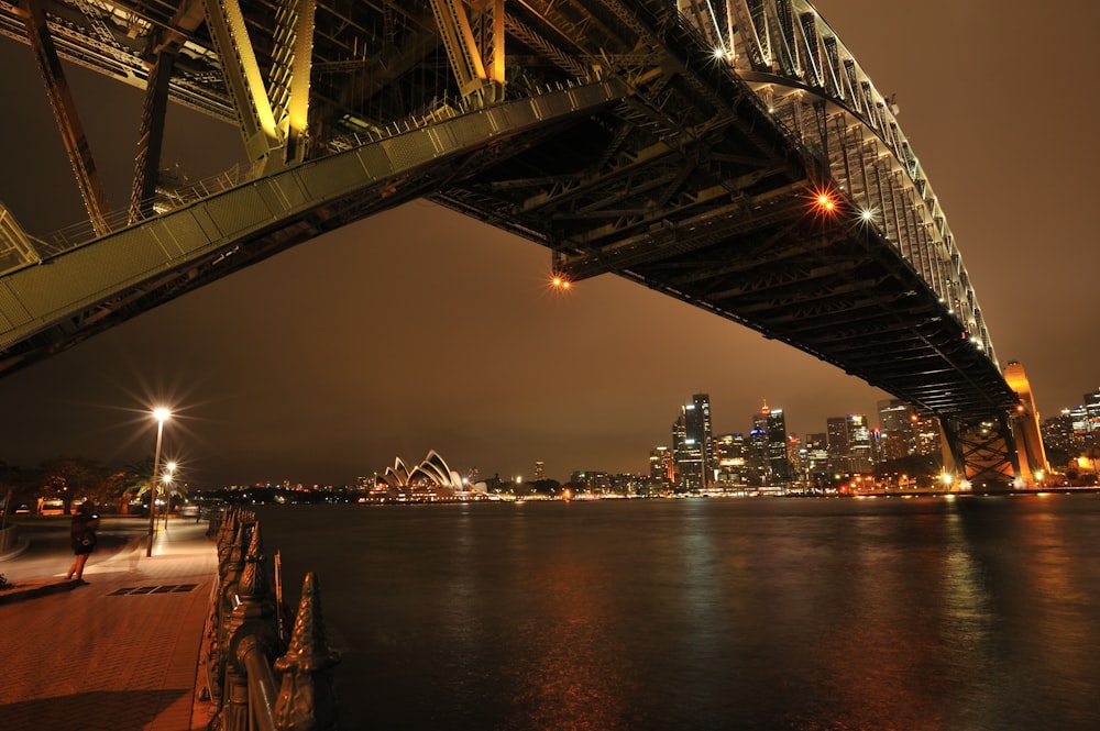 foto de la Ópera de Sídney durante la noche