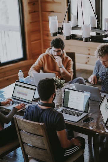 Sales manager optimizing sales processes with Prolumios data