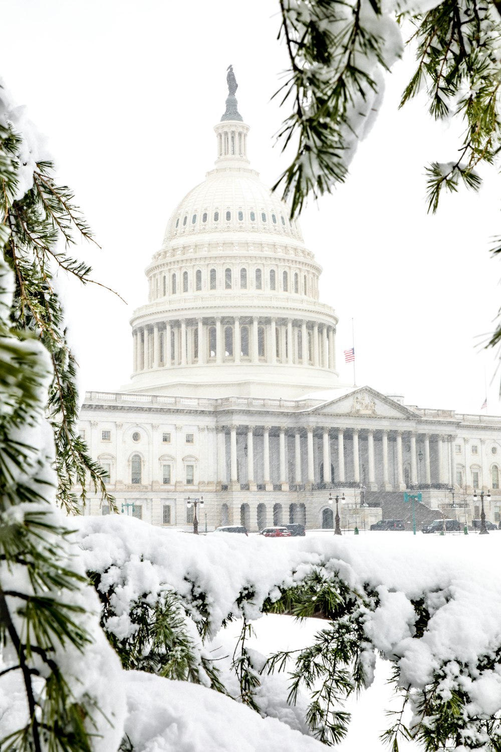 white house under cloudy sky