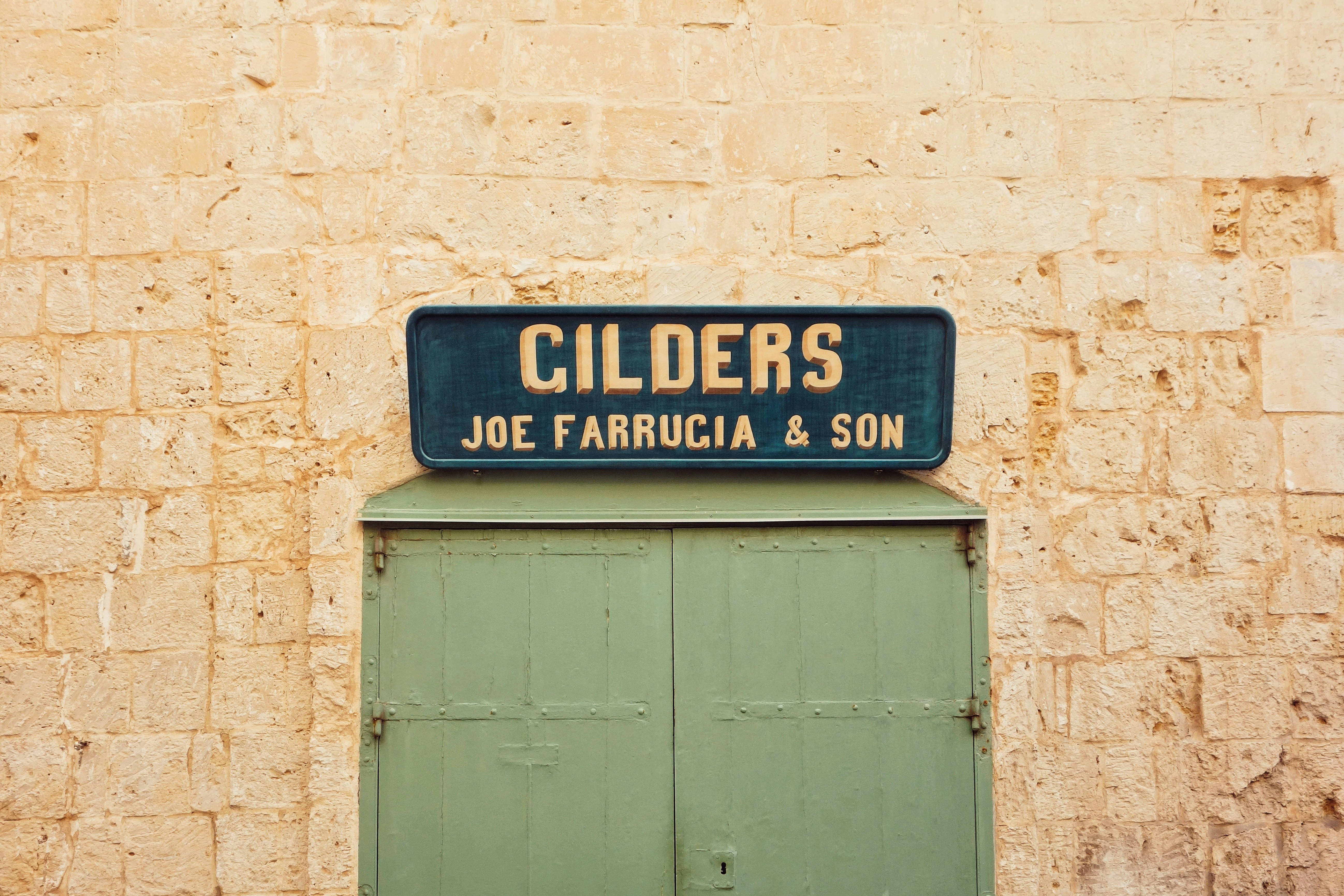 Cilders Joe Farrugia and Son sigange, A store sign in Valletta, Malta