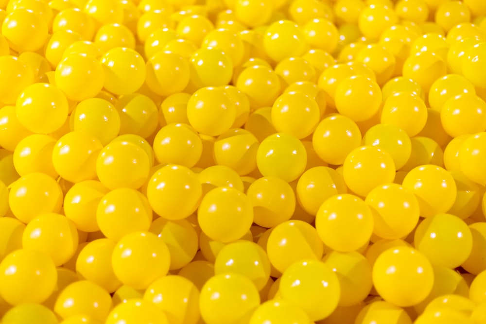 bolas amarillas