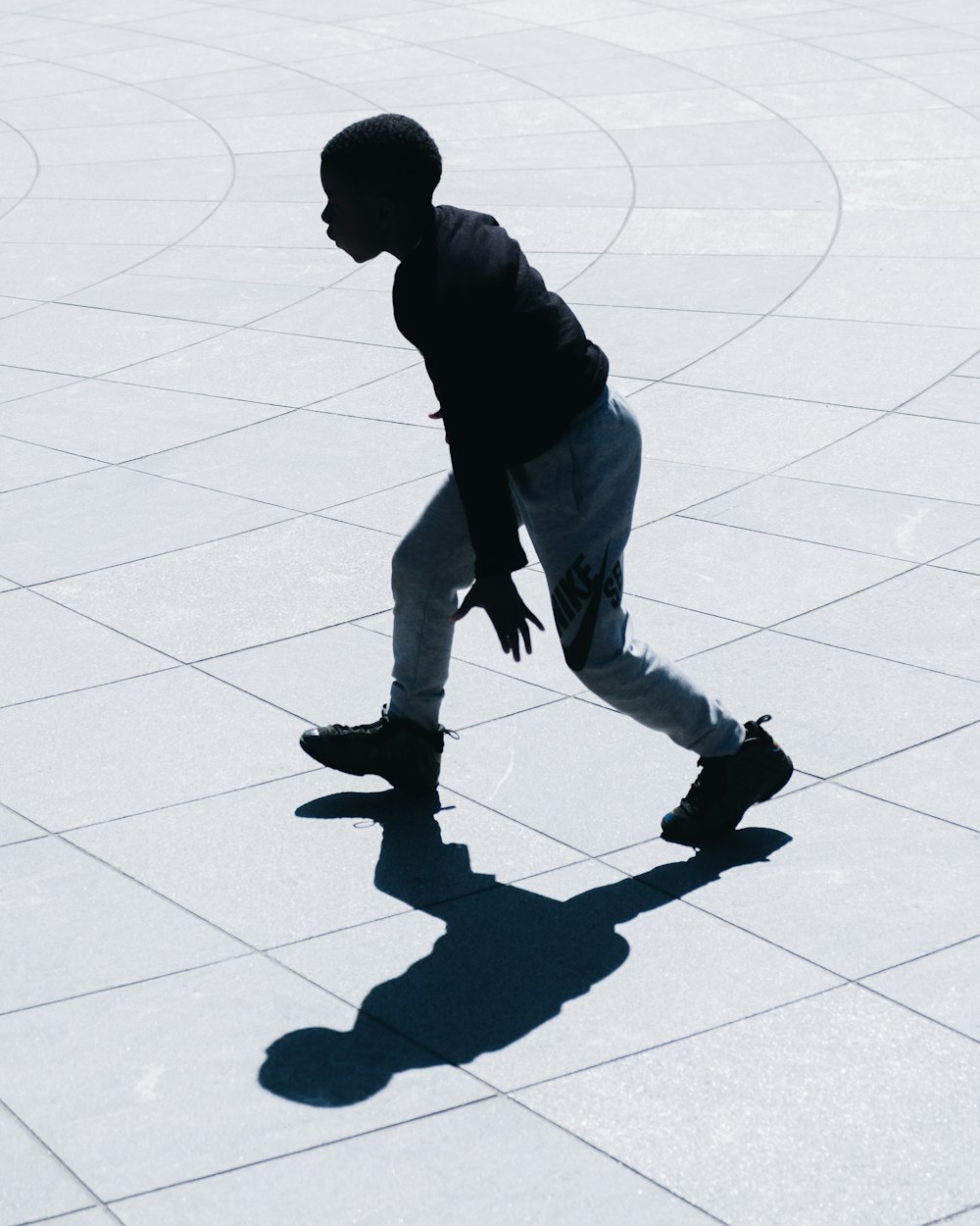 man performing during daytime