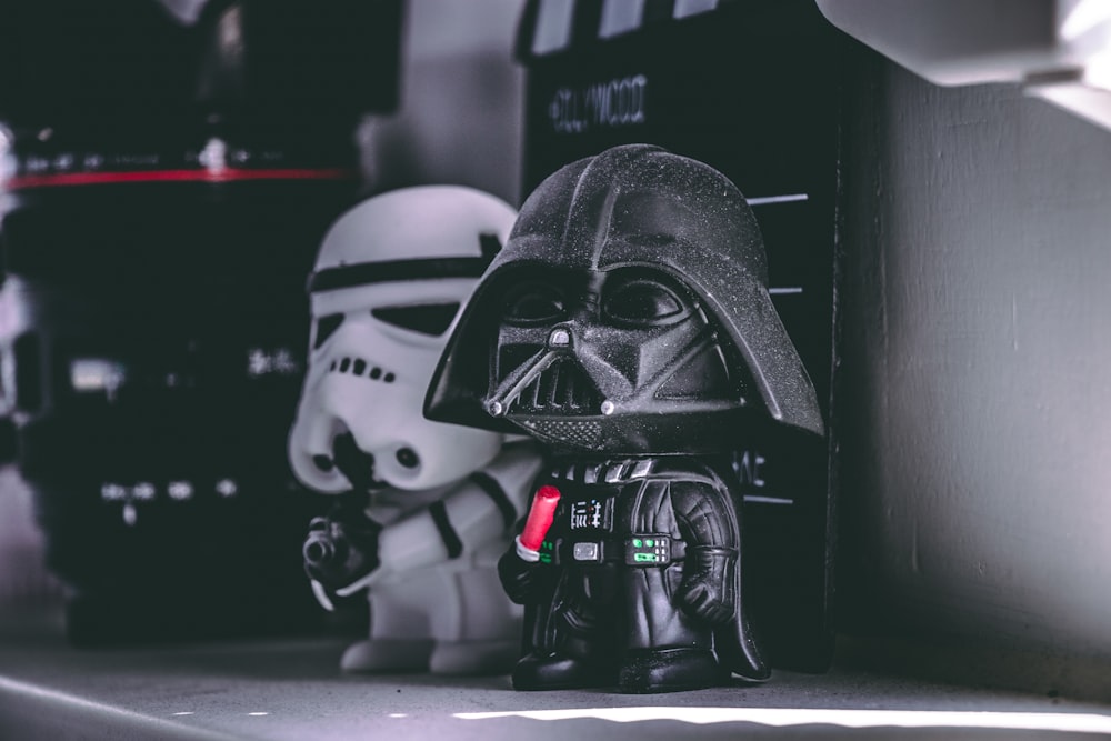 Figura de Darth Vader y Storm Trooper de Star Wars