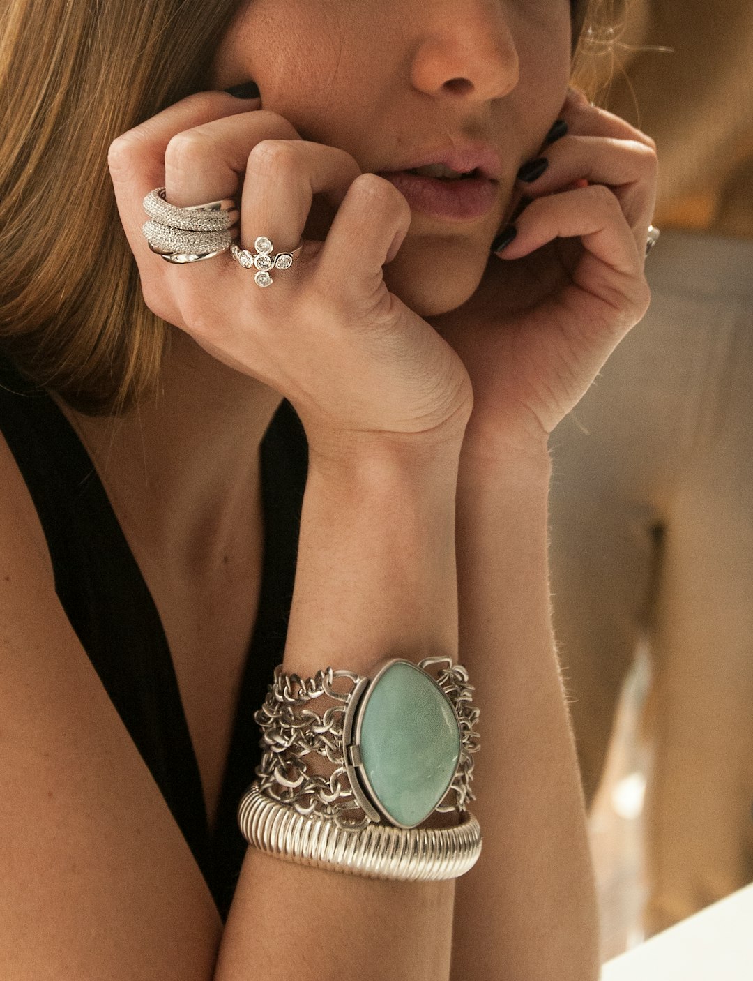 How to Perfectly Accessorize With Jewelry