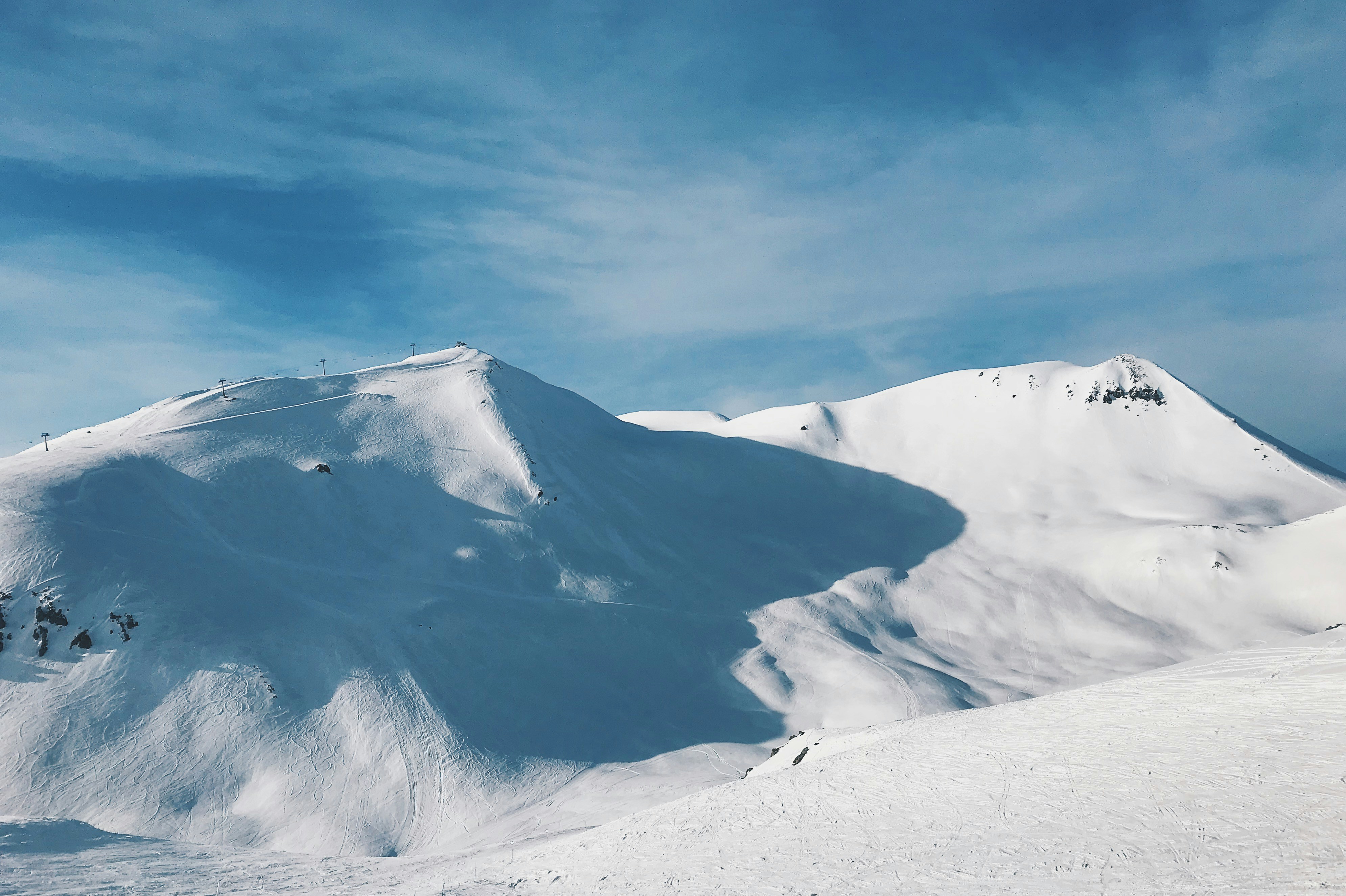 Choose from a curated selection of blue wallpapers for your mobile and desktop screens. Always free on Unsplash.