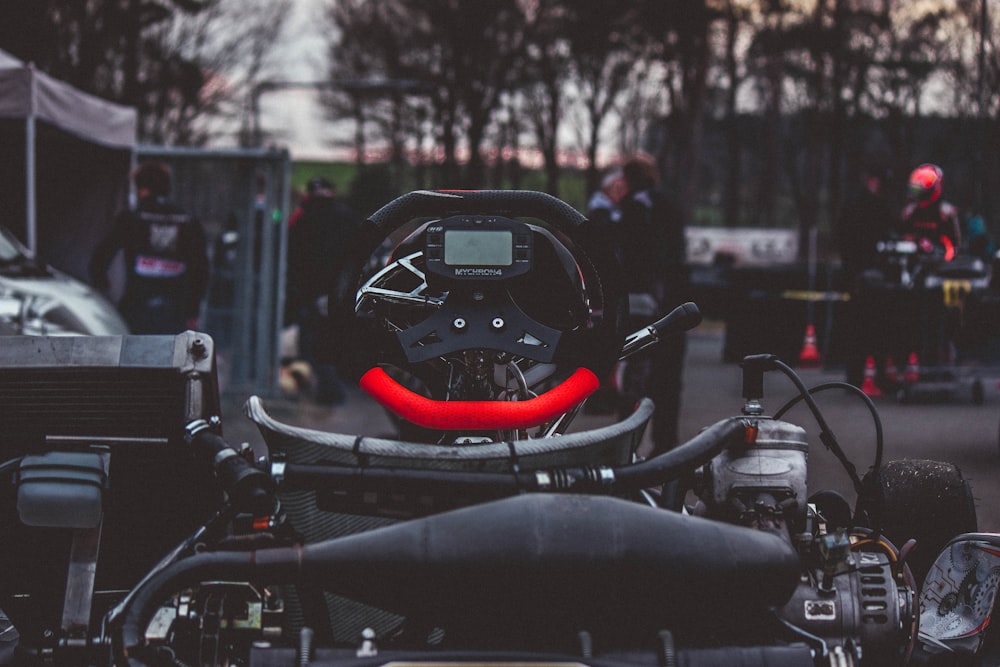 black and grey vehicle steering wheel photo