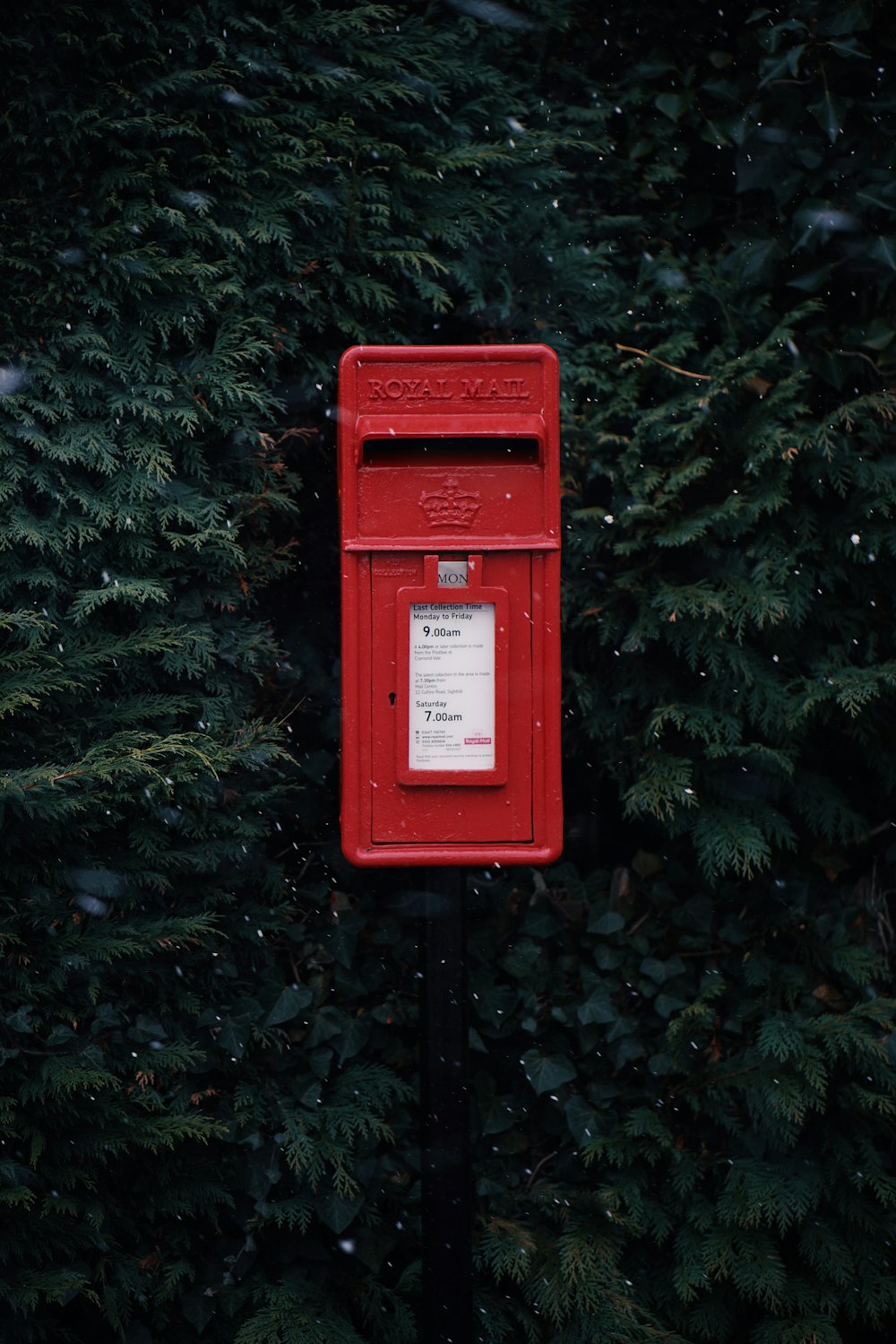 boîte aux lettres Royal Mail en acier rouge