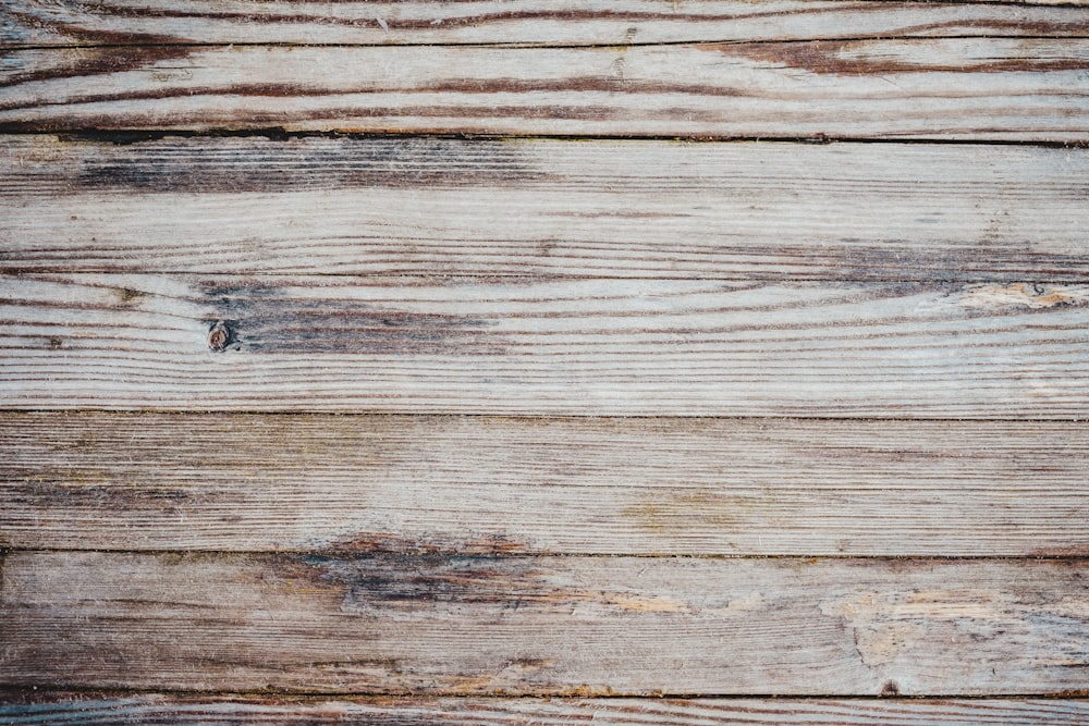 Foto de primer plano de pisos de madera marrón